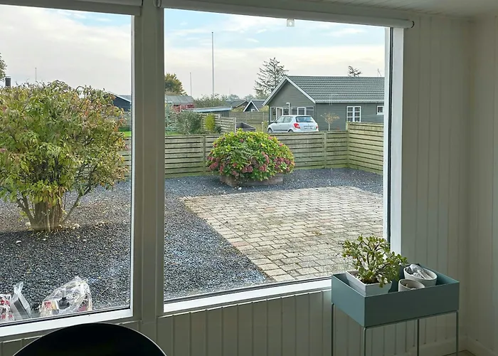 Semesterbostad Family-friendly Near Hasmark *