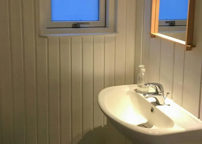 Semesterbostad Family-friendly Near Hasmark *